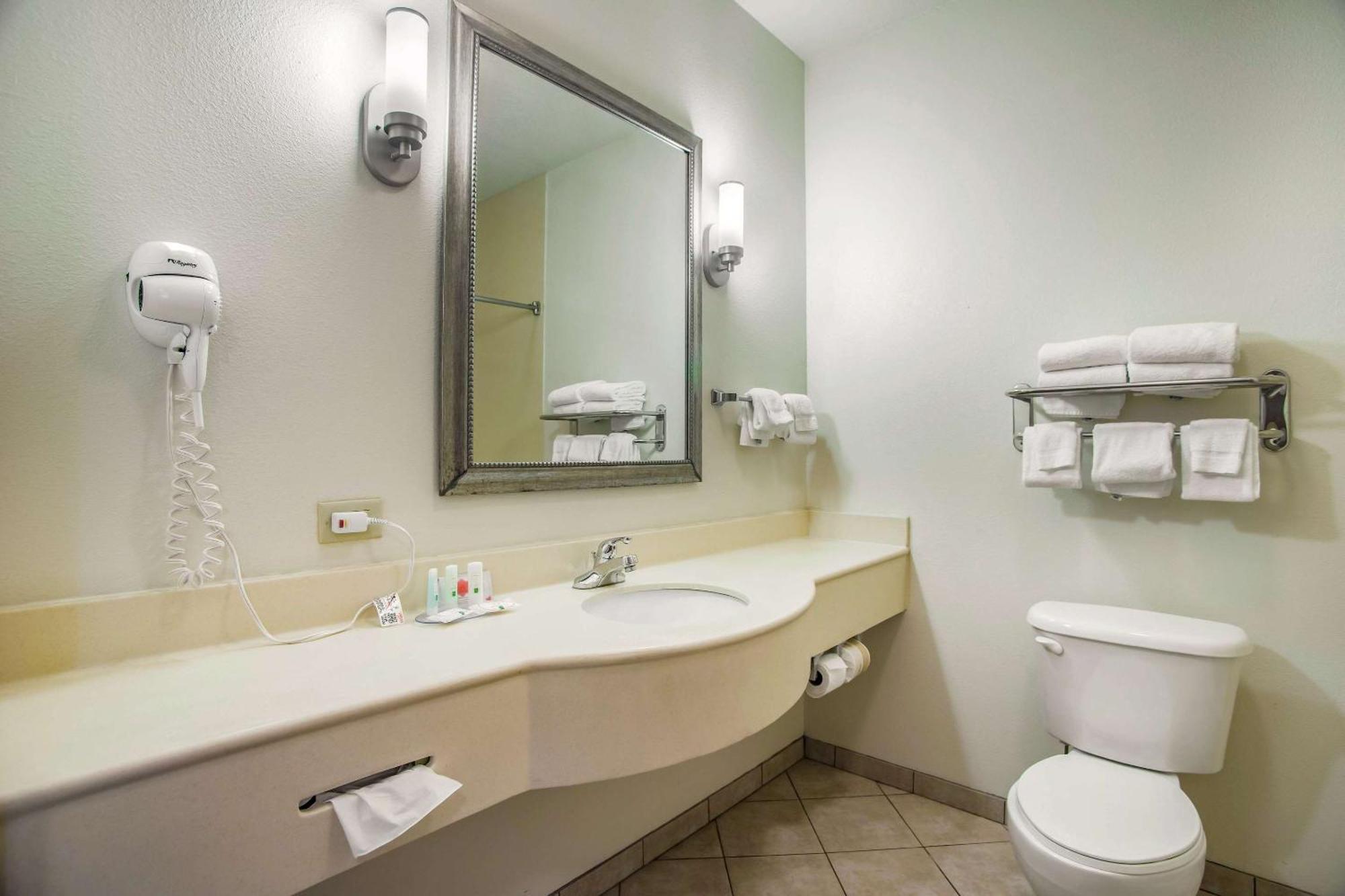Quality Inn Parsons North Luaran gambar