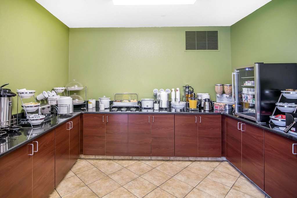 Quality Inn Parsons North Restoran gambar