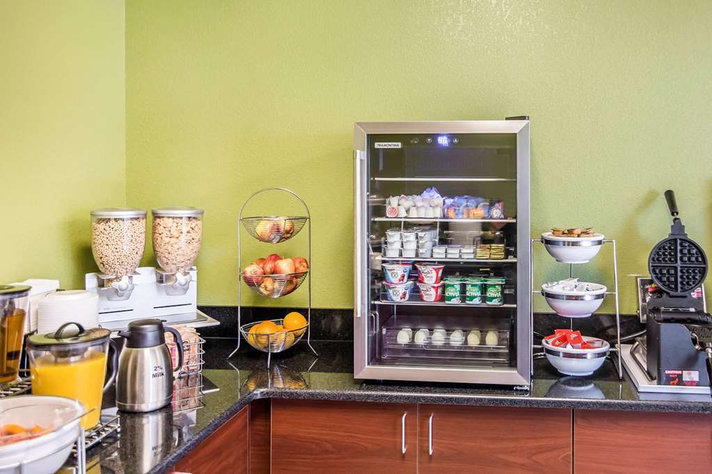 Quality Inn Parsons North Restoran gambar