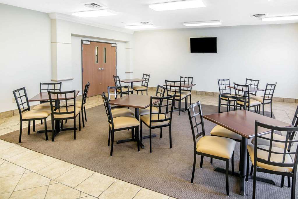 Quality Inn Parsons North Restoran gambar